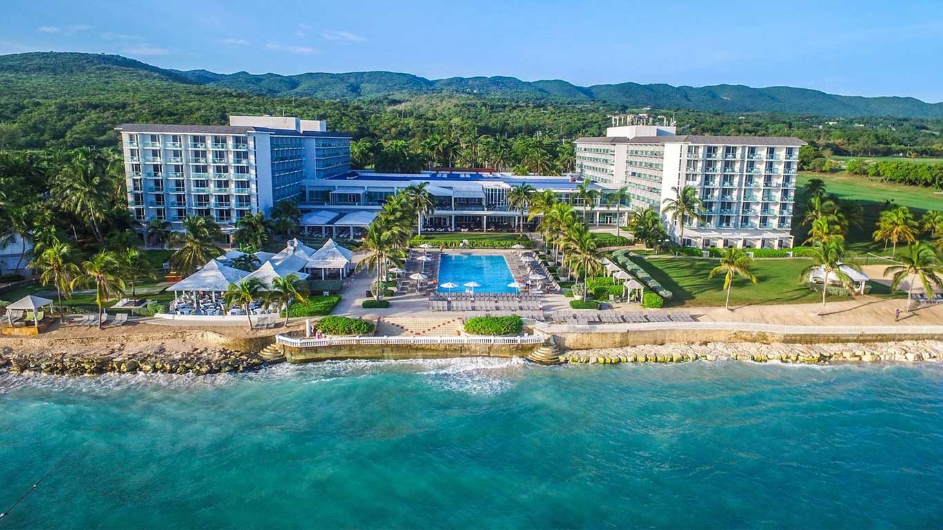Why CHP/Trigeneration Beats Solar Panels for Hotels
